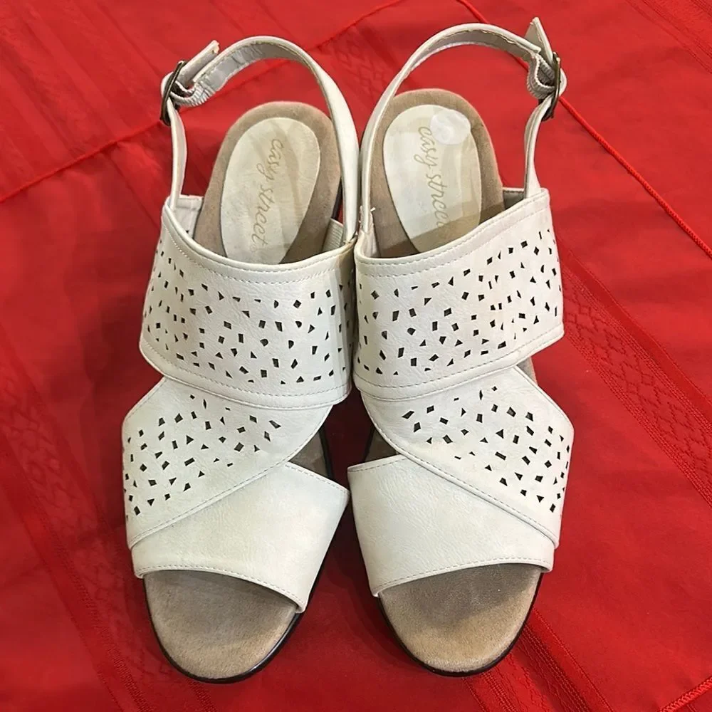 Easy Street White Wedge Sandals with Slingback Size 11